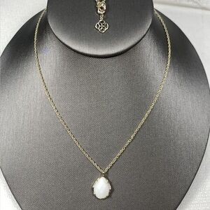 Kendra Scott White Tear Drop Faceted Mother Of Pearl Gold Tone Necklace
